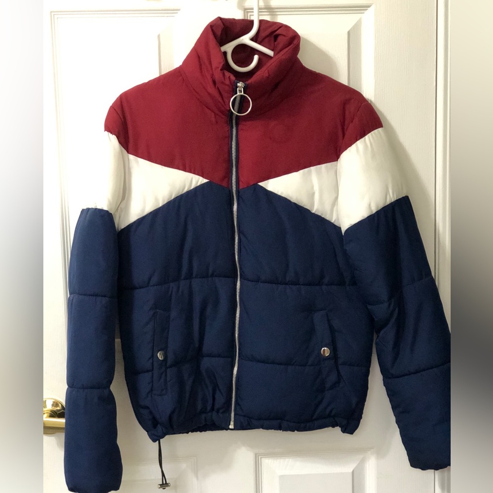 A unique jacket perfect for any season. Fashionable and cute puffy jacket.
